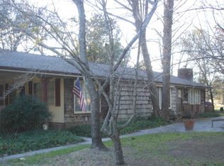 6400 Peeles Chapel Rd, Laurel Hill, NC 28351