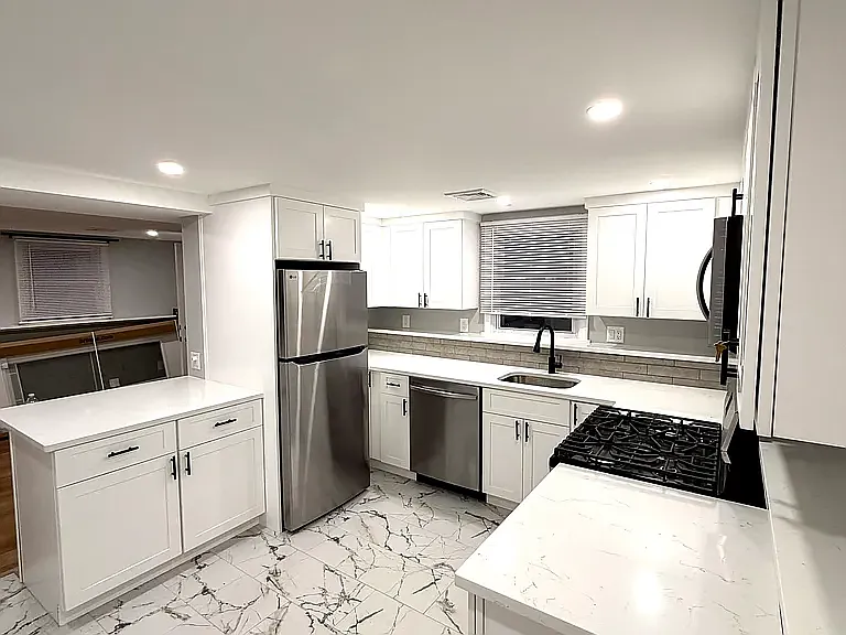 2 bed, $3,200 — Photo 1
