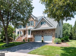 97 Chicory Ln, Pennington, NJ 08534