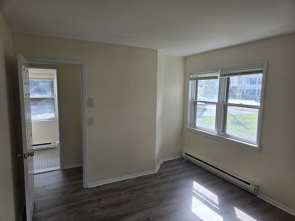 4th image of 7 Suncrest Ct