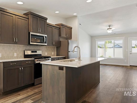 4th image of 212 W Radiant Ridge Dr