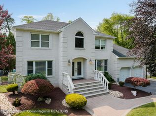 24 Kimberly Ct, Manalapan, NJ 07726