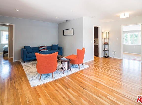 LIVING/DINING