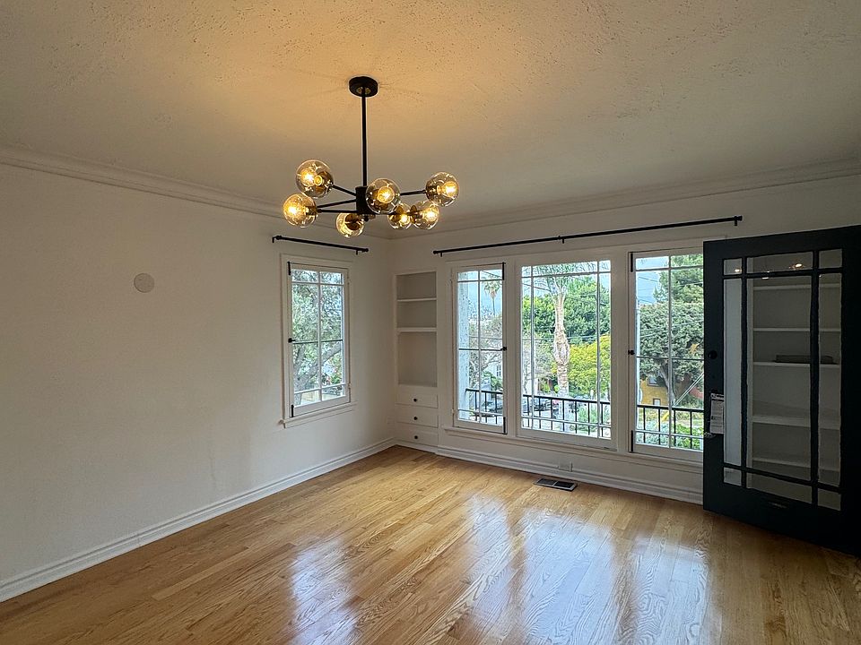 1st image of 800 N Occidental Blvd