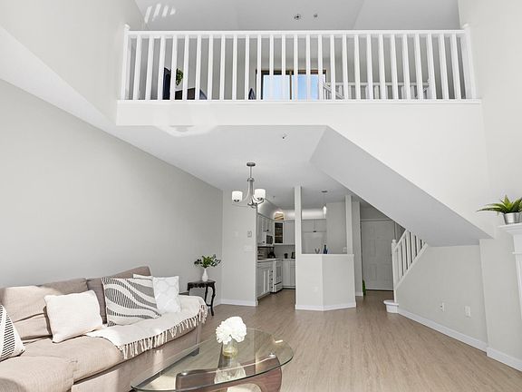 5th image of 60 Richmond St #503