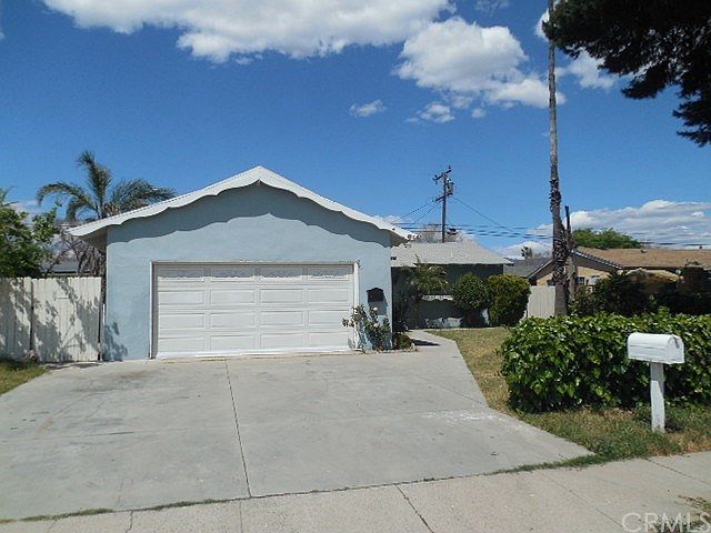 1st image of 2826 Saint Elmo Dr