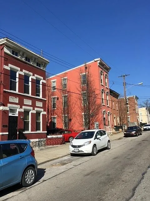 2253 Loth St photo 1