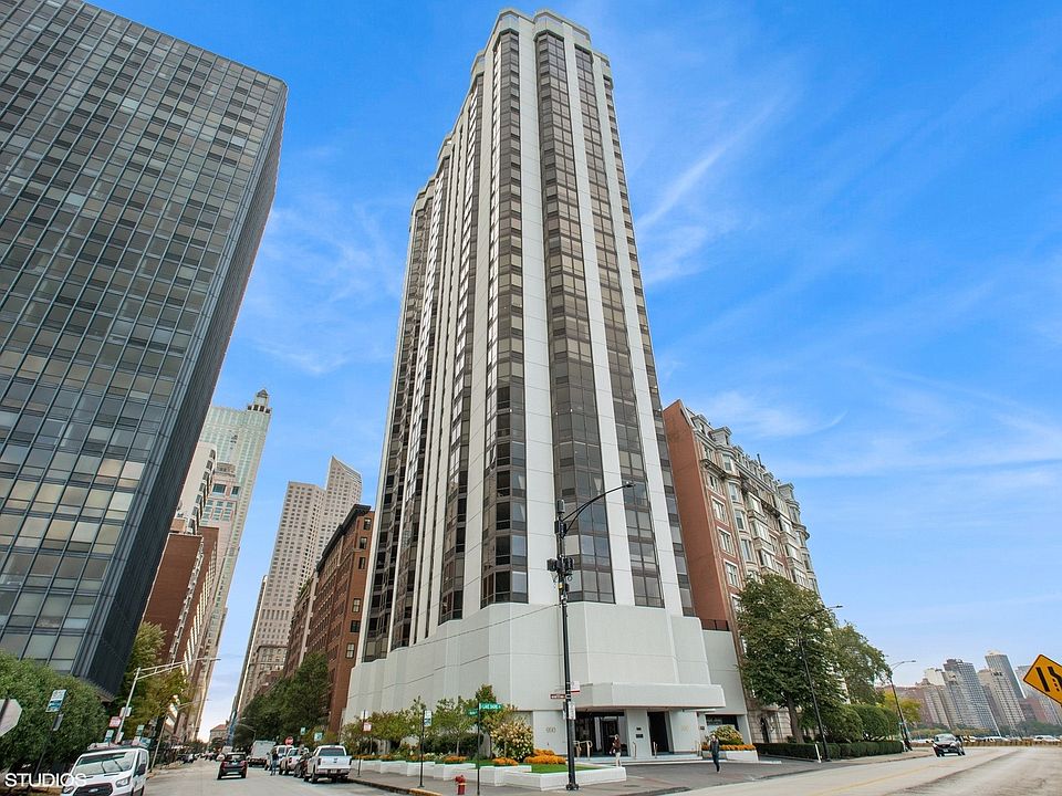 1st image of 990 N Lake Shore Dr APT 6A