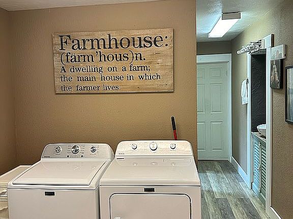 Laundry Room: 11-0 X 9-1