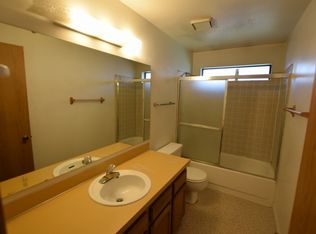 3311 Castlevale Rd #A & B, Yakima, WA 98902