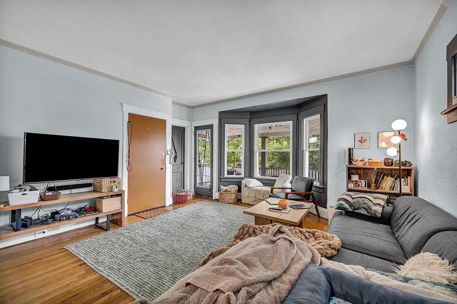 2 bed, $1,600 — Photo 2
