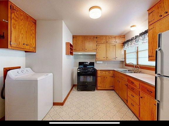 5th image of 2427 Beechwood St