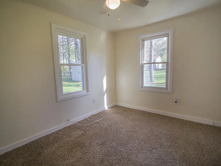 934 Mohegan Rd — Photo 15