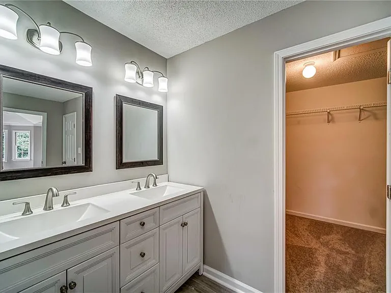 311 Mariner Cir — Photo 16