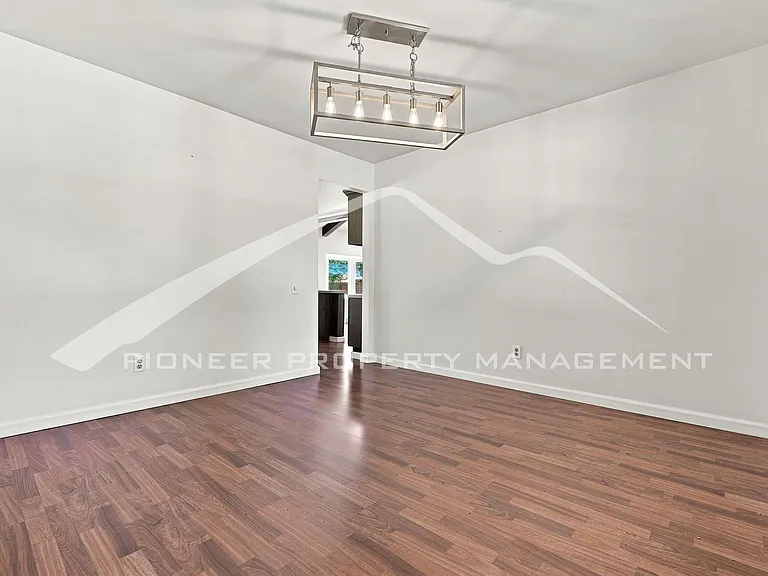 2896 S Paris St — Photo 6