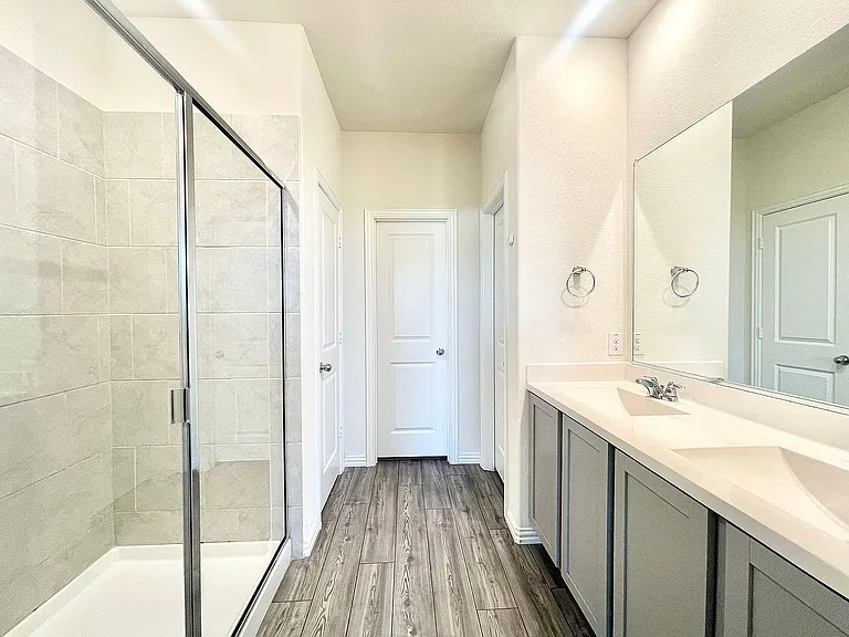 4619 Cleves Ave — Photo 11