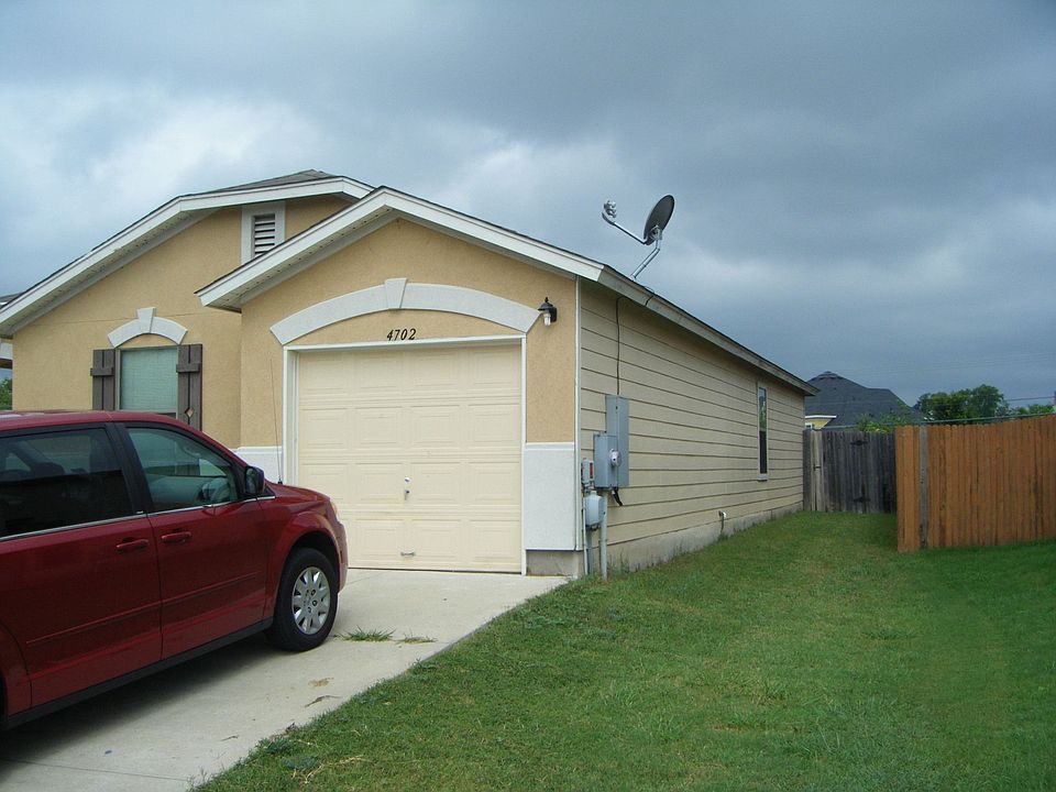 2nd image of 4702 Cypress Bnd