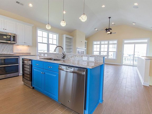 Kitchen Island 