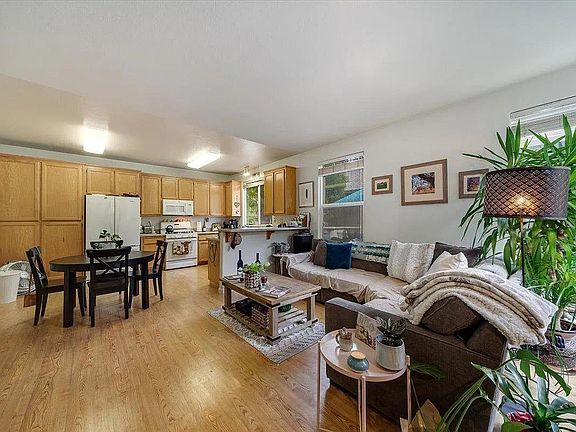 Previous tenant's furnishing