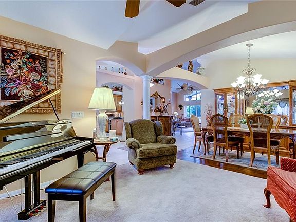4th image of 6705 Cromwell Garden Dr