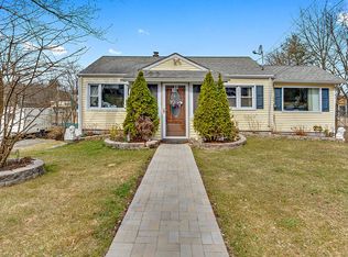 16 Highland Dr, Cortlandt Manor, NY 10547