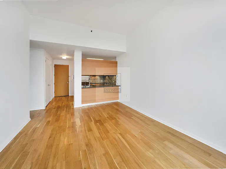 310 W 52nd St #D16 — Photo 5