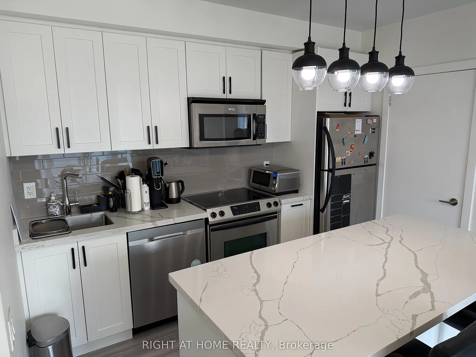 2 bed, $3,000 — Photo 4
