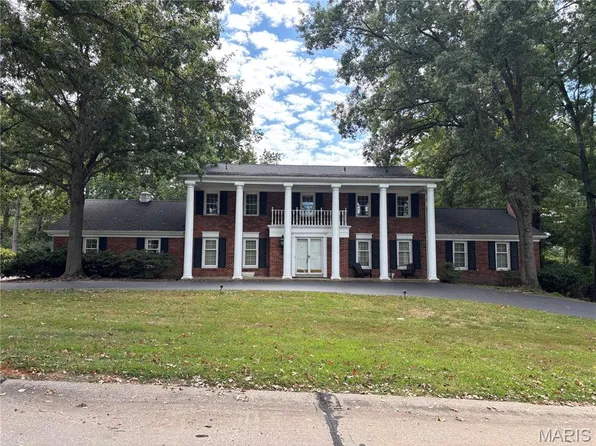 10926 Brooktrail Ct, Saint Louis, MO 63141