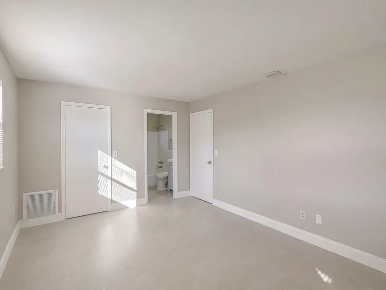 3147 Naylor Ter — Photo 6