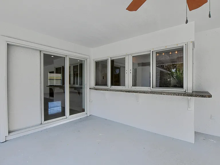 2334 NW Timbercreek Cir — Photo 45