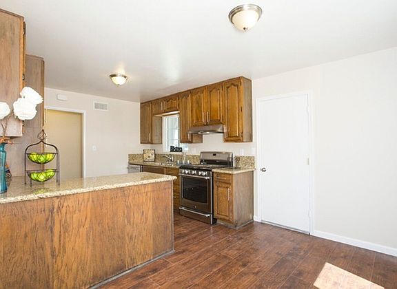 4th image of 7212 Peter Pan Ave