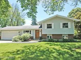 663 Dartmoor Dr, Crystal Lake, IL 60014