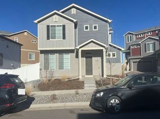 21881 E 38th Pl, Aurora, CO 80019