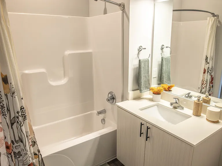 605 S 4th St #414 — Photo 3