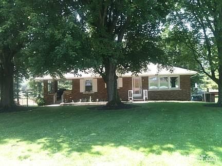 West Side Home
						:
						Single Family Home, Dead End Street, 0.65 acres, Mature Trees, Open Yard