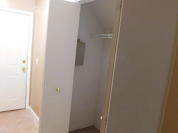 4th image of 857 Brandon Ave #857