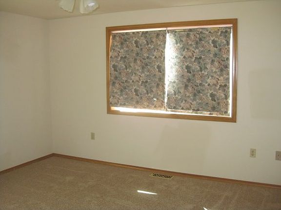 2nd image of 11614 20th St NE