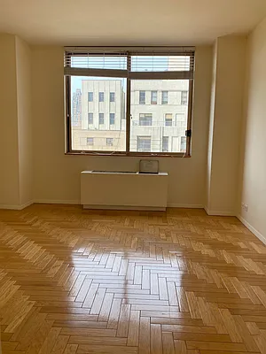 Rented by RELO REDAC INC. | media 15