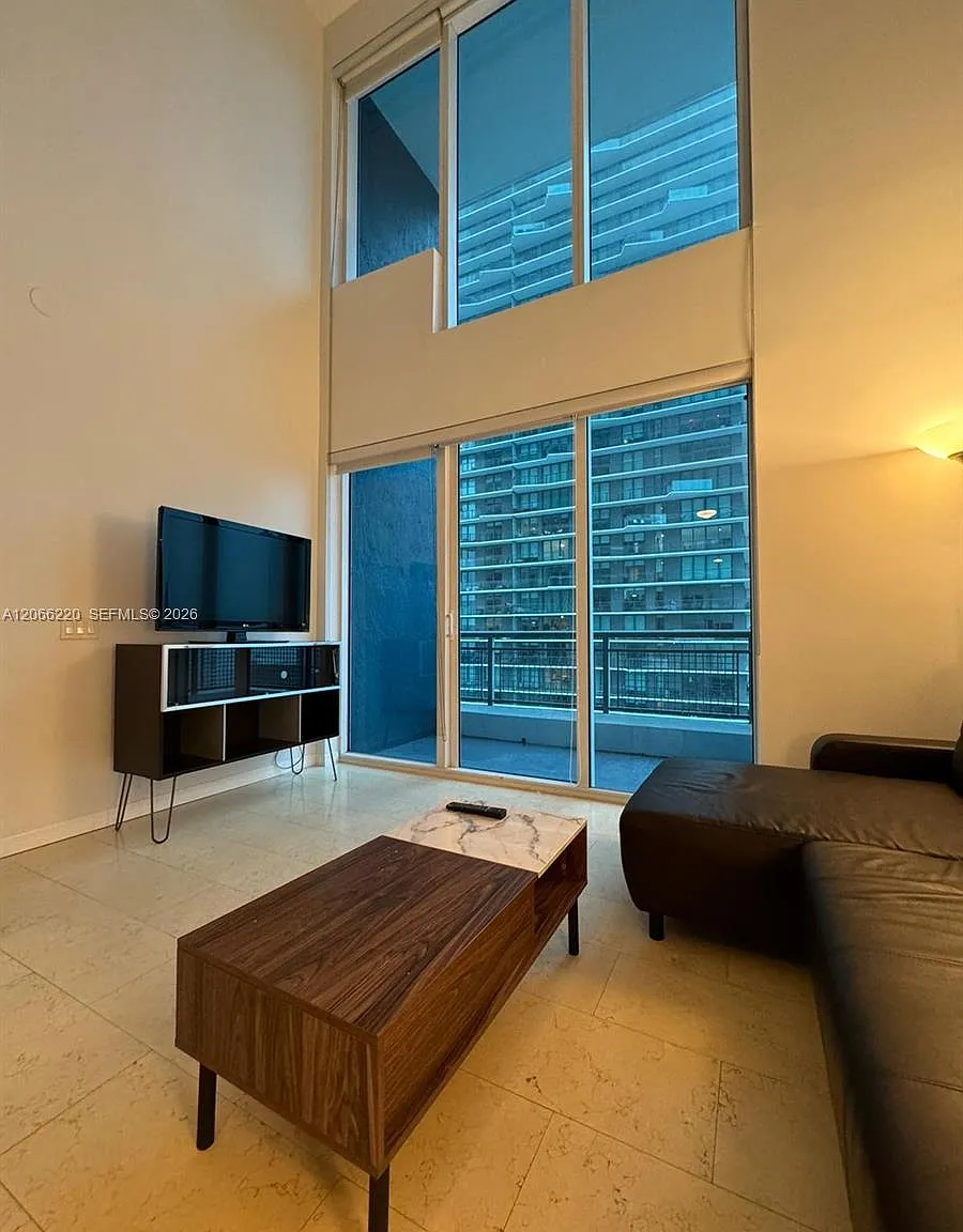 Infinity At Brickell Cond — Photo 3