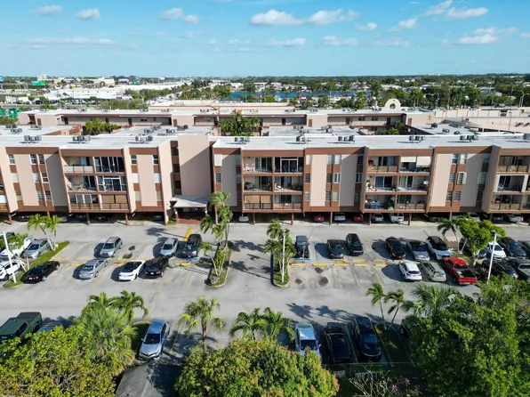 1900 W 68th Street #I201, Hialeah, FL 33014