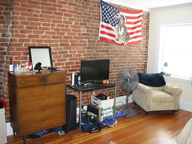 1616 Beacon St #3 — Photo 21