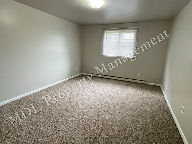 121 N Woodbridge — Photo 4