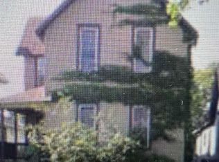 517 3rd Ave S, Clinton, IA 52732