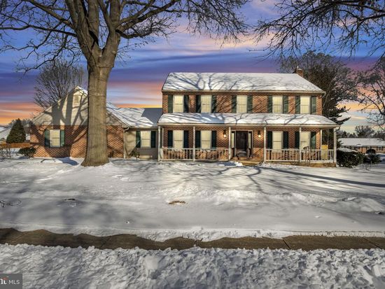 338 Locust Ln, Mount Joy, PA 17552