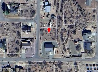 17878 E Hummingbird Ln, Mayer, AZ 86333