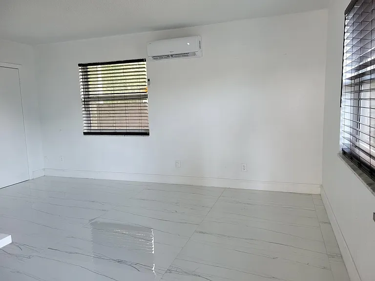 1300 NW 4th Ave #B — Photo 7