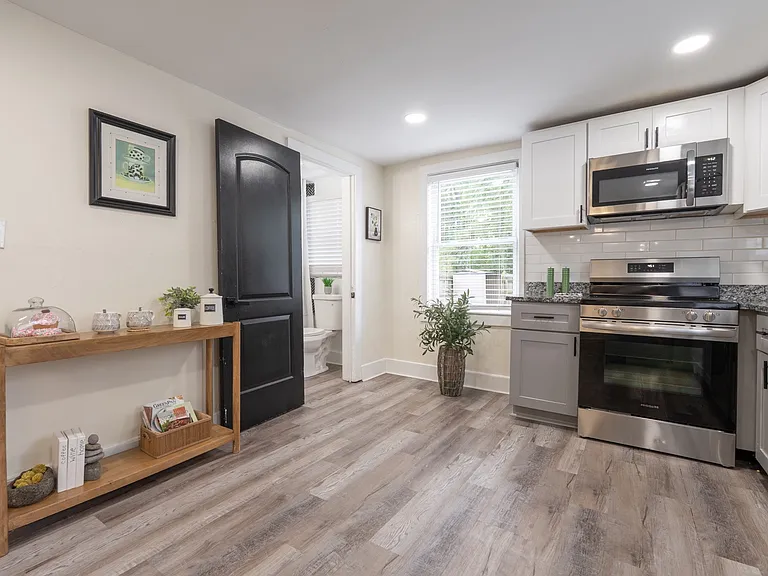 1114 Hoover Ave — Photo 5
