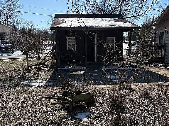 shed w porch wired full loft