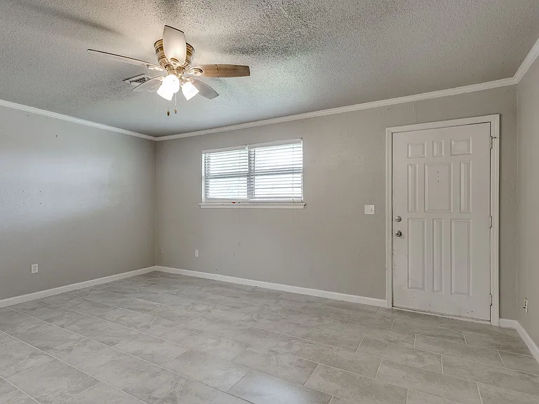 641 SW 15th St — Photo 21