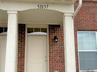 51837 E Pointe Ln, Chesterfield, MI 48051